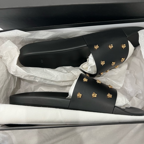 Versace mens slides - Picture 6 of 16